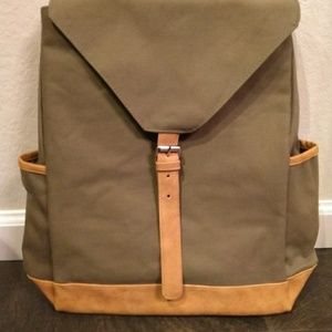 REDUCED💥 DSW Backpack